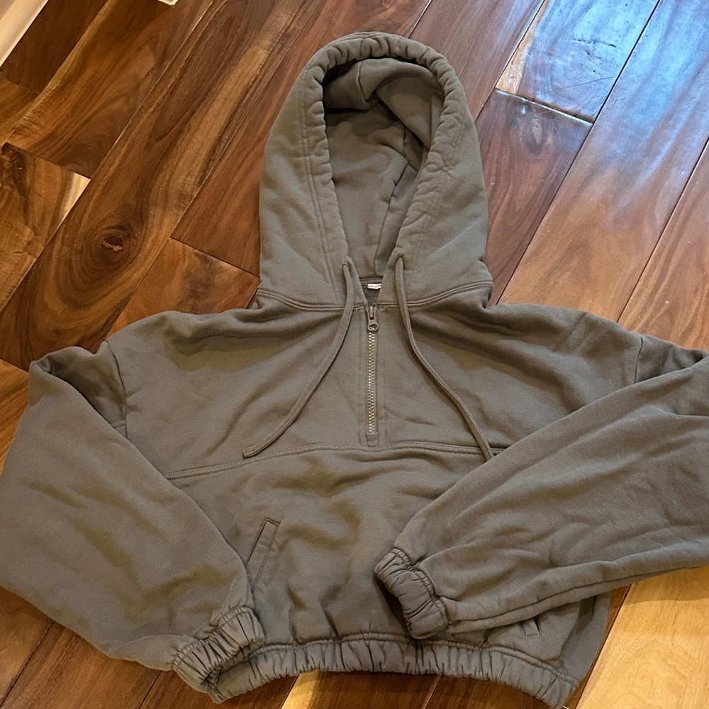 ALO Yoga Gray Crop Top Hoodie
